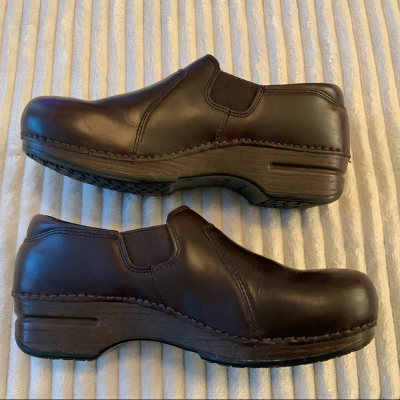 Dansko | XP Clogs - Picture 1 of 13